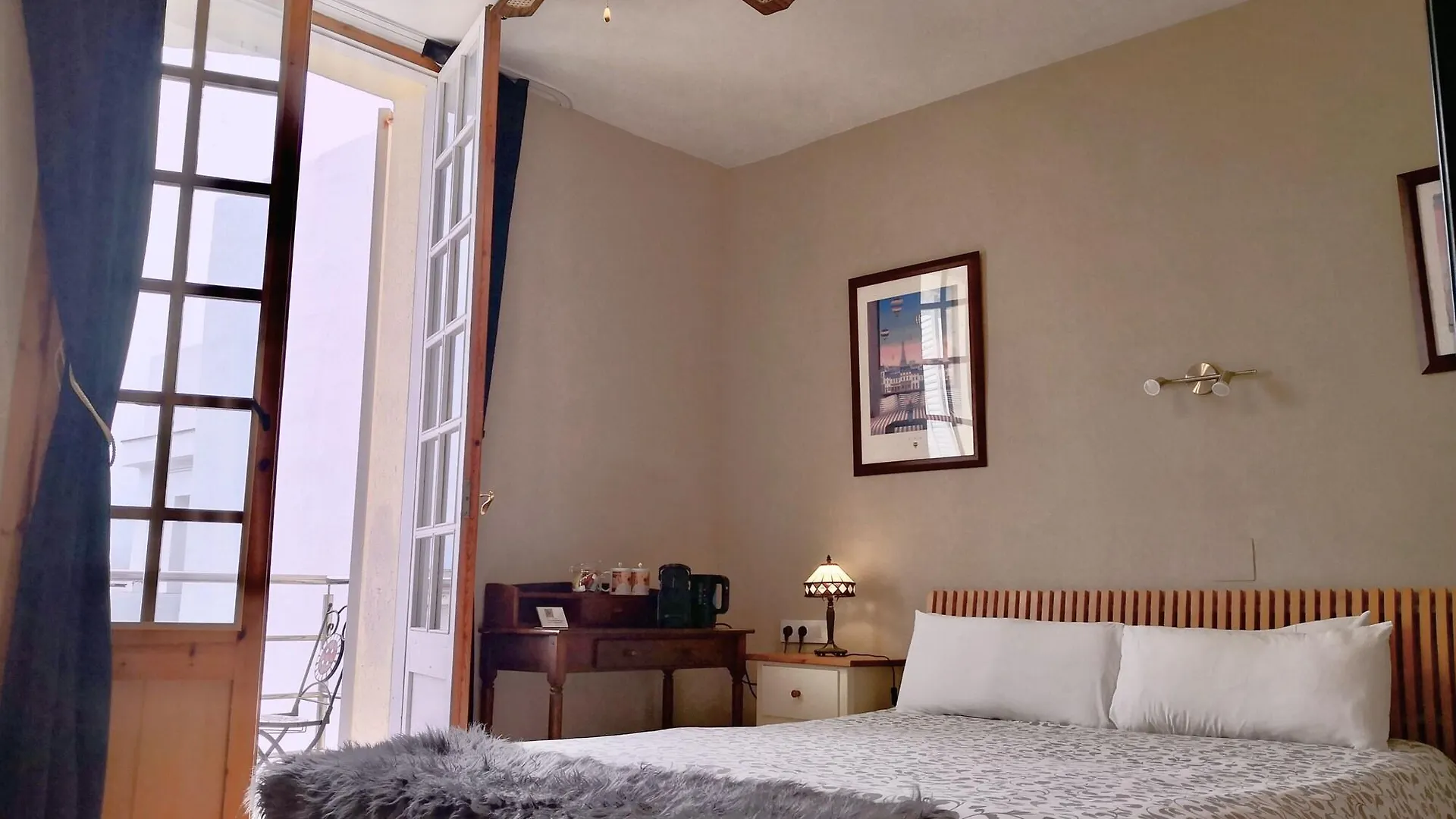 Privat Hotel Liberty سيدجيس